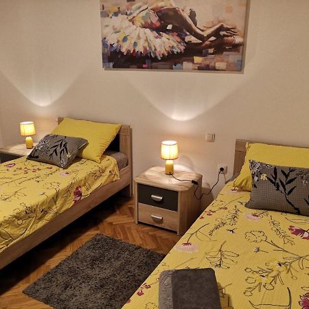 Eugenia Apartment Пула Екстериор снимка