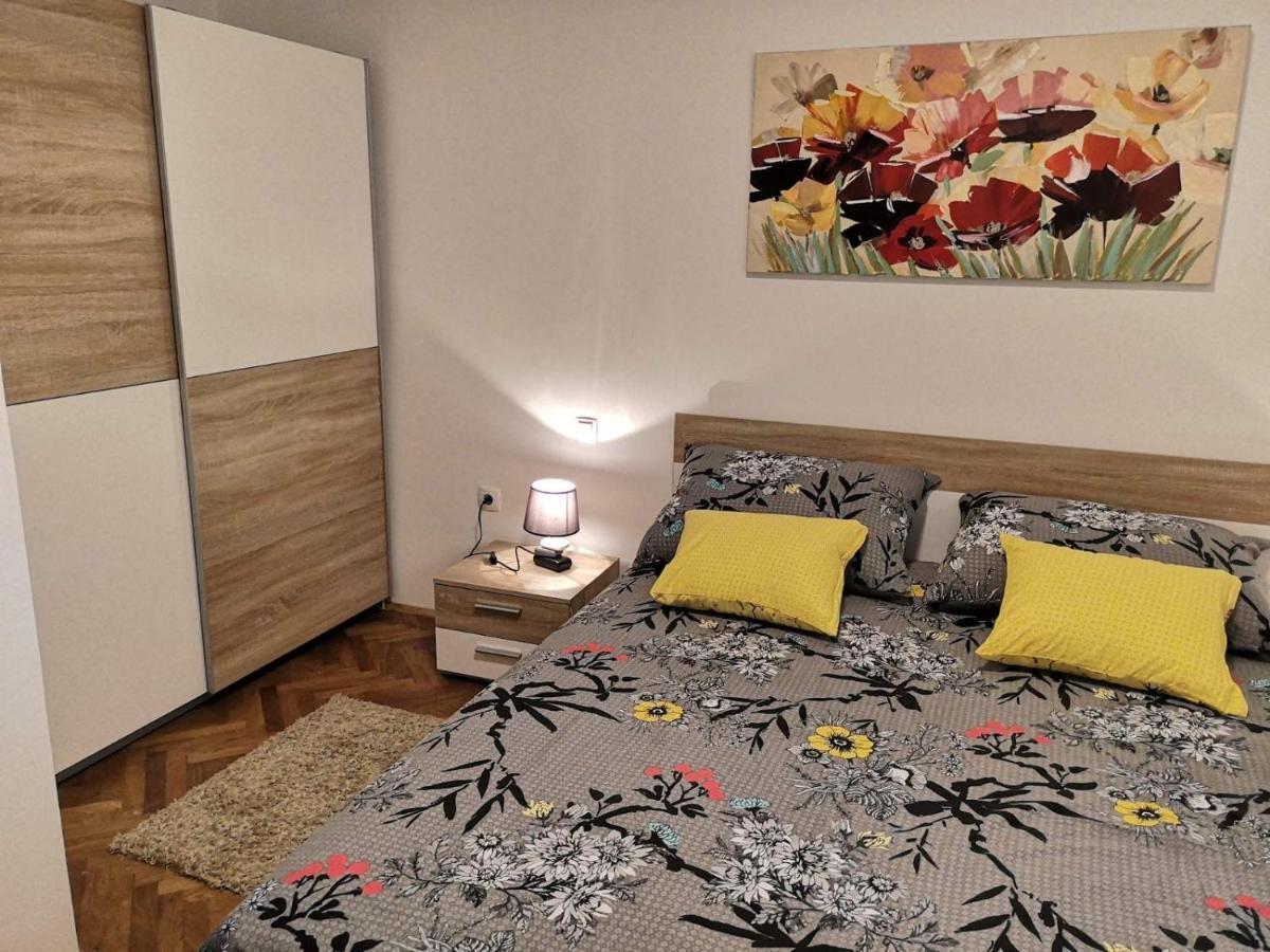 Eugenia Apartment Пула Екстериор снимка